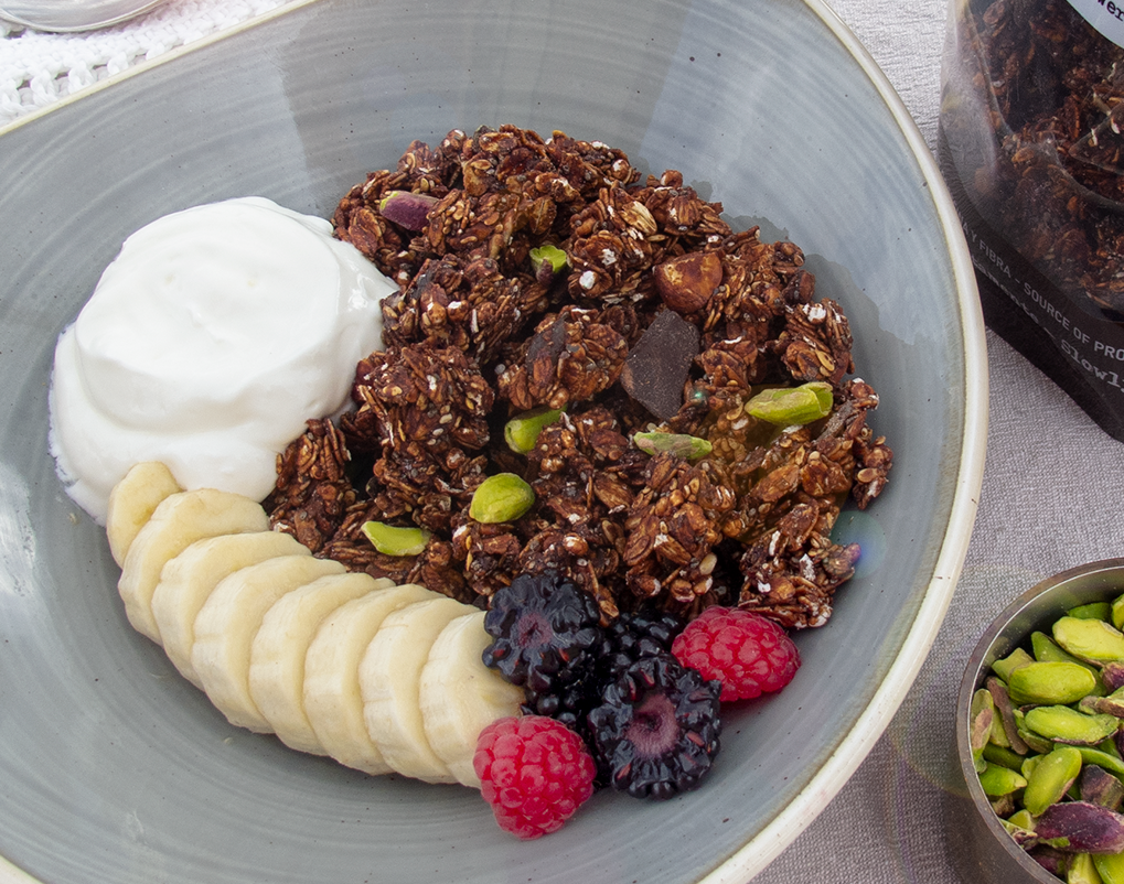 Granola de Chocolate, Pistachos y Avellanas · Sierra Eco Foods