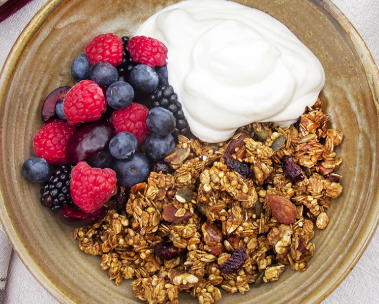 Granola de Arándanos, Almendras, Quinoa y Miel de Abeja · Sierra Eco Foods